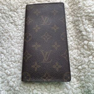 Louis Vuitton Check book 🌹👜